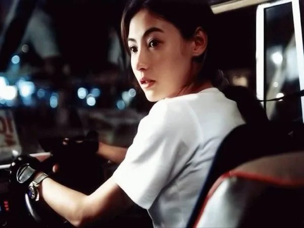 张柏芝小腹凸起被疑怀四胎,张柏芝是在实现女儿梦吗?