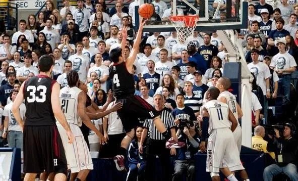 有哪些签了底薪后在下一年拿了大合同的nba球员?
