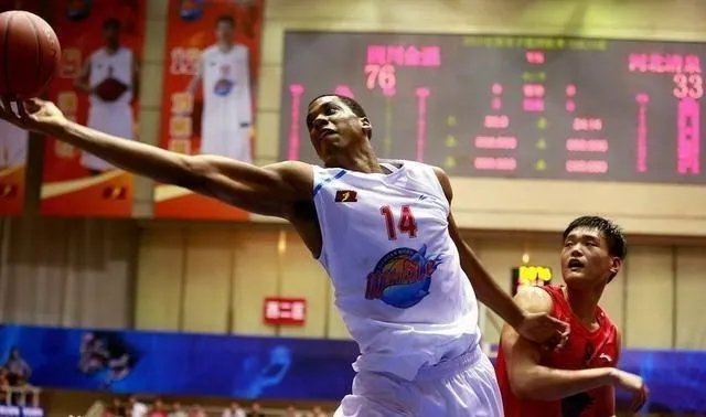有哪些签了底薪后在下一年拿了大合同的nba球员?