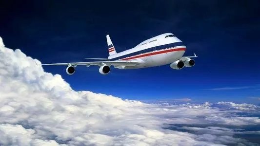 机长与乘务长飞行中互殴，东海航空致歉：绝不护短绝不姑息，究竟怎么回事？