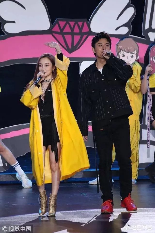 2018东方卫视跨年晚会中,各明星的表演有什么亮点?