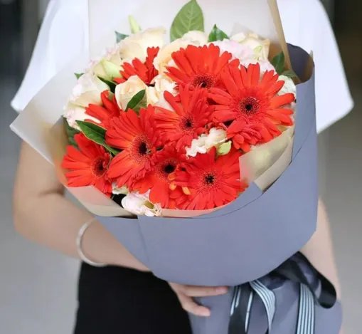 结婚怎么感谢别人送的礼物 结婚别人随礼感谢的句子