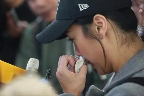 许志安与黄心颖出轨,为何许志安被原谅,而黄心颖复出无望?