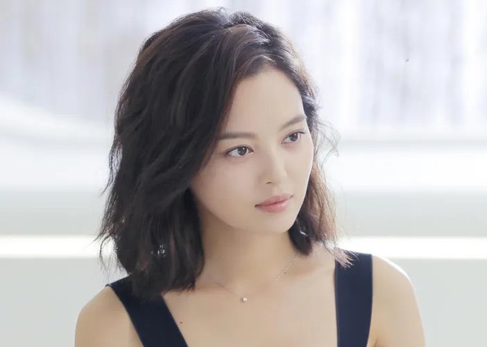 辛芷蕾回应点赞郑爽离婚新闻,明星的手为什么总是“这么滑”?