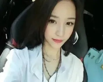 王思聪新女友身份确认21岁的英国名校大学生,这次终于门当户对了吗?