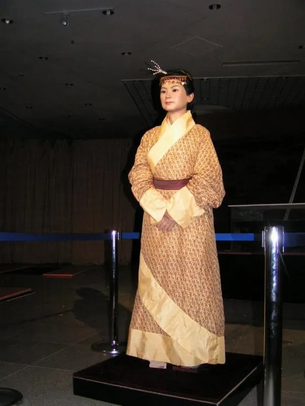 辛追夫人复原图