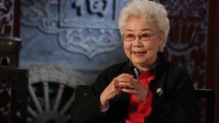 4位至亲人患癌离世,一生不拍广告,92岁田华为什么不敢退休?