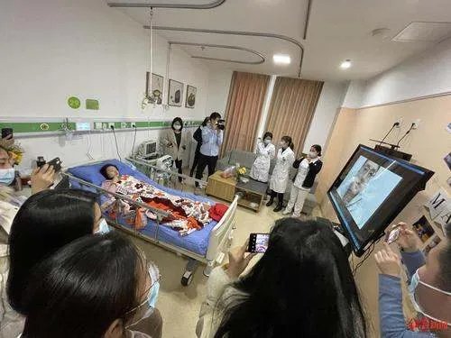 男子病房向患癌女友求婚,这是不是真正的爱情?