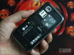 完美融合S-Class 3D界面 LG GM730评测