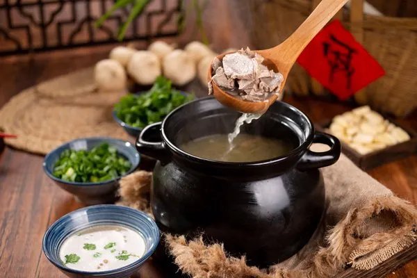 杜仲可以煲羊肉吗