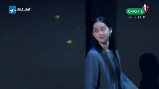 第一次站在台上跳舞是什么样子的呢？