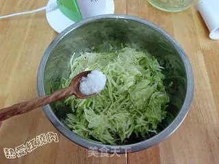 西葫芦猪肉锅贴儿