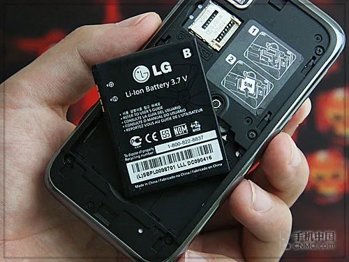 完美融合S-Class 3D界面 LG GM730评测
