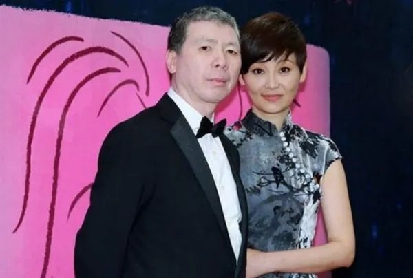 冯小刚近照曝光病情恶化,他究竟得了什么病?你了解这种病症吗?