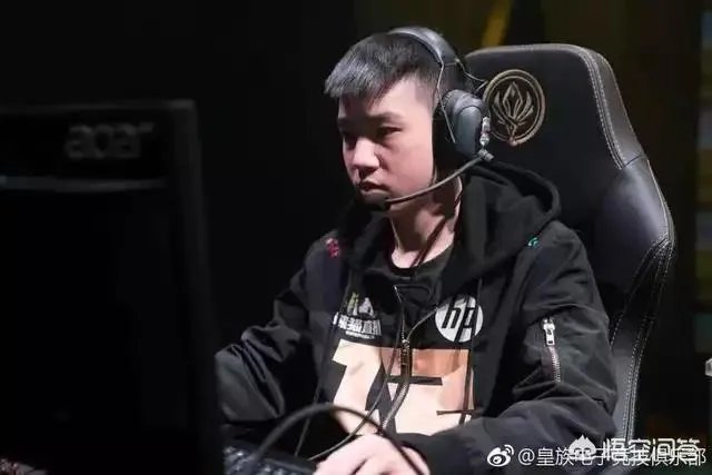LOL官方视频Letme说“你是世界第一上单我也是,在我面前人人平等”,对此你怎么看?