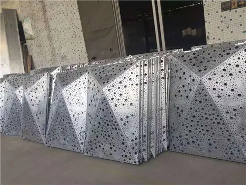 铝板与铝单板有何区别