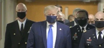 特朗普首次在公共场合戴上了口罩是由于幕僚的劝说,您怎么认为?