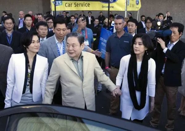 韩国三星会长李健熙去世,他是因病去世的吗?