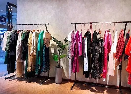 免加盟费的女装品牌服装有哪些?卡瑟蒂免费吗?