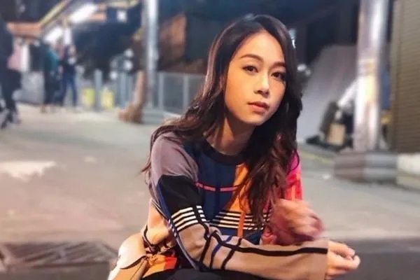 许志安与黄心颖出轨,为何许志安被原谅,而黄心颖复出无望?
