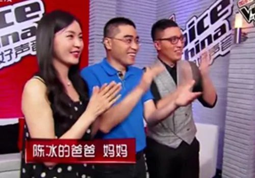 中国好声音陈冰妈妈图片 引惊叹：快把我年轻哭了