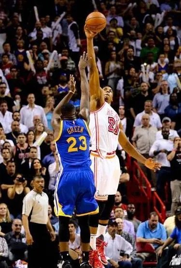 有哪些签了底薪后在下一年拿了大合同的nba球员?