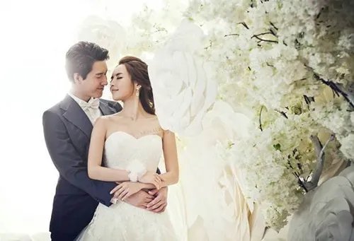 如何自己拍婚纱照 自己拍婚纱照的技巧