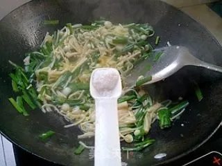韭菜炒金针菇