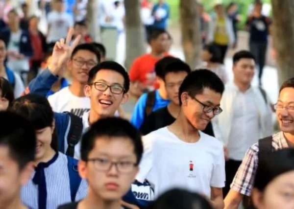 高考穿什么颜色的衣服吉利
