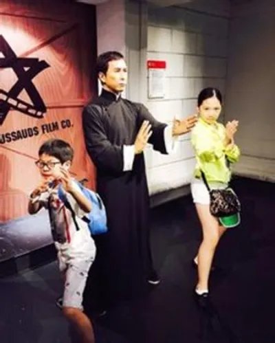 甄子丹女出席晚宴引关注  网传甄子丹曾被李连杰打哭