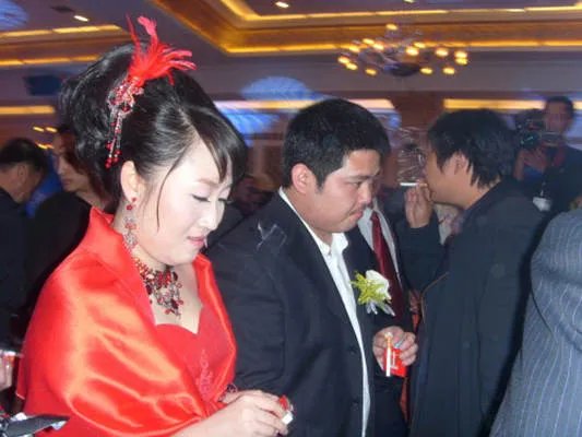 赵本山前妻女儿照片曝光 为人低调家庭幸福美满