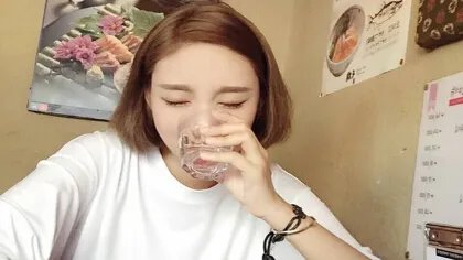 短发发型怎么扎