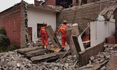 阿尔巴尼亚地震数十人受伤,地震发生的时候该怎么做能减少伤害?