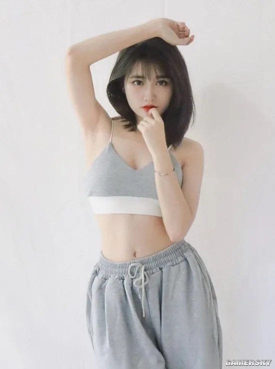 可爱风嫩模兼具好身材 00后越南Tiktok第一正妹