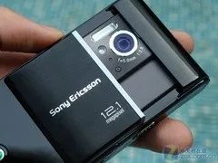 秒杀卡片机 索尼爱立信Satio高价再登场