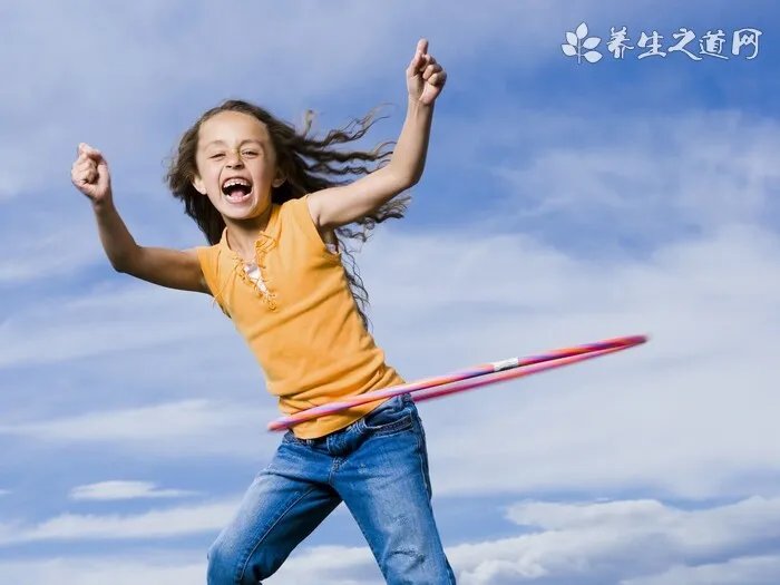 额头窄颧骨宽叫什么脸型 额头窄颧骨宽适合发型