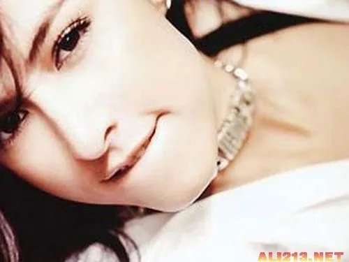 泰国十大最美艳女星 不是所有美女都是人妖
