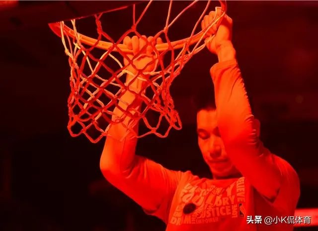NBA自由市场开放许久,林书豪无人问津,在台湾演讲时几度落泪,大家怎么看待此事?