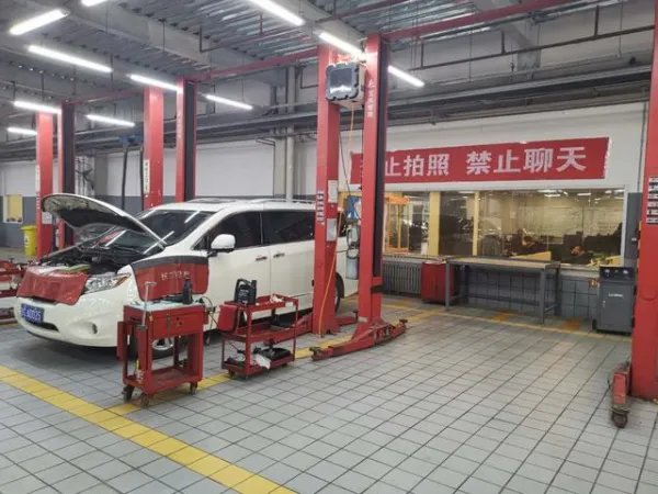 新京报“暗访4S店维修猫腻”报道引起重视，主管部门表示严查