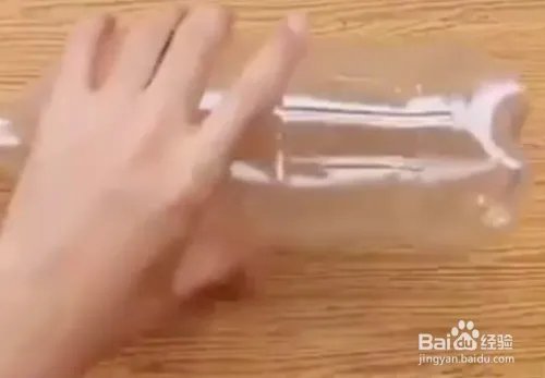怎么用空的可乐瓶制作采果器