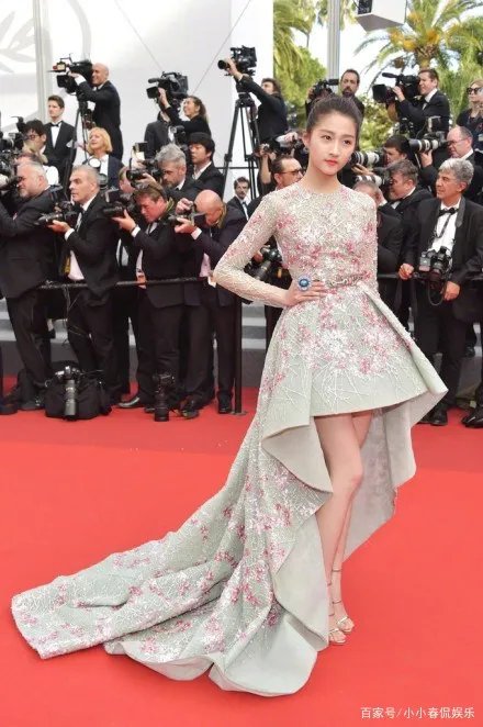 北影节红毯生图:热巴惊艳,吴谨言一言难尽,你知道最好看的是谁吗?