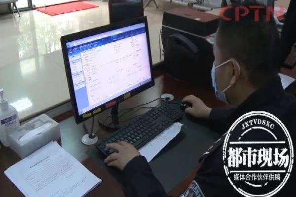 15岁男孩对电梯按键撒尿,导致电梯故障停运,他的行为如何定性?