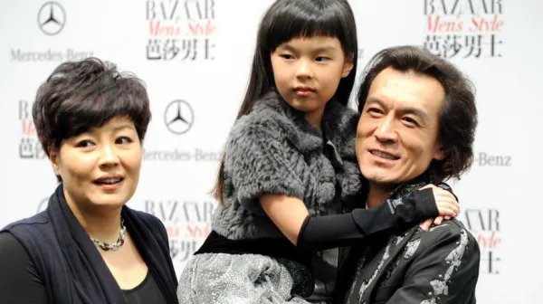 哈文与赵本山隔空开撕,有本事永远不登春晚,究竟发生了什么?