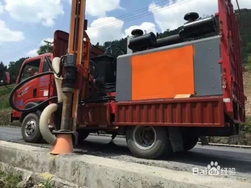 高速公路护栏更换利用最新技术设备