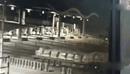 如何看待韩寒质疑奔驰失控以120的速度在高速狂奔一小时?