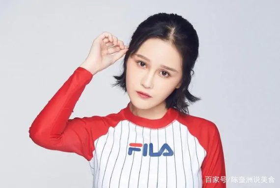 《刘老根4》预告片中疑似出现郑爽的镜头,身材高挑纤瘦,是没删干净吗?