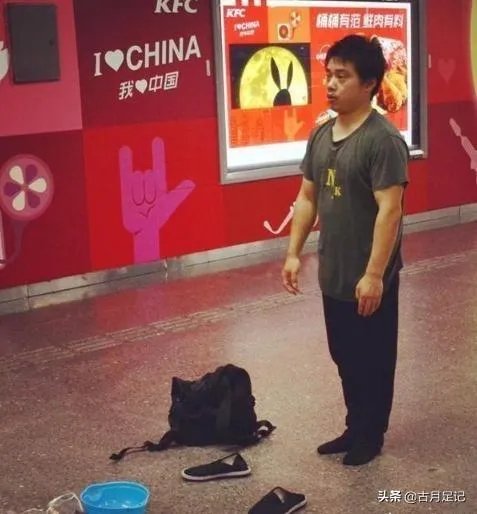 体操世界冠军张尚武为什么会沦落街头卖艺乞讨?他现状如何?