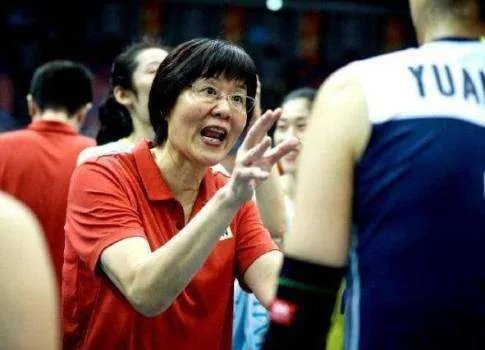 郎平晒出退休生活,卸任后首次现身,她的状态如何?