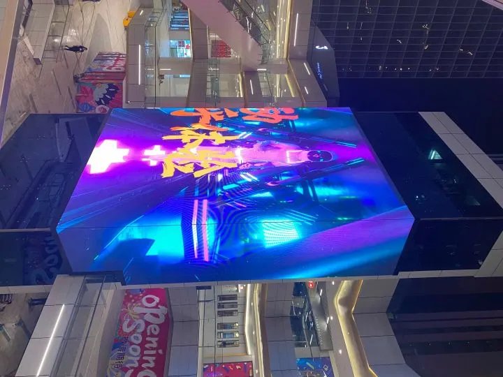 LED透明屏多少钱一个平方?LED透明屏区别常规显示屏