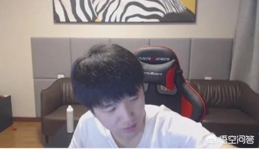 LOL微笑直播谈WE无缘季后赛,称“选手都是孩子,有事冲我来”,你怎么看?